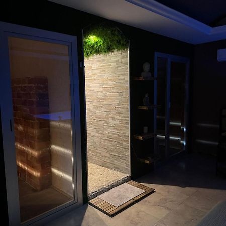 Royalty Rooms & Spa Neapel Exterior foto