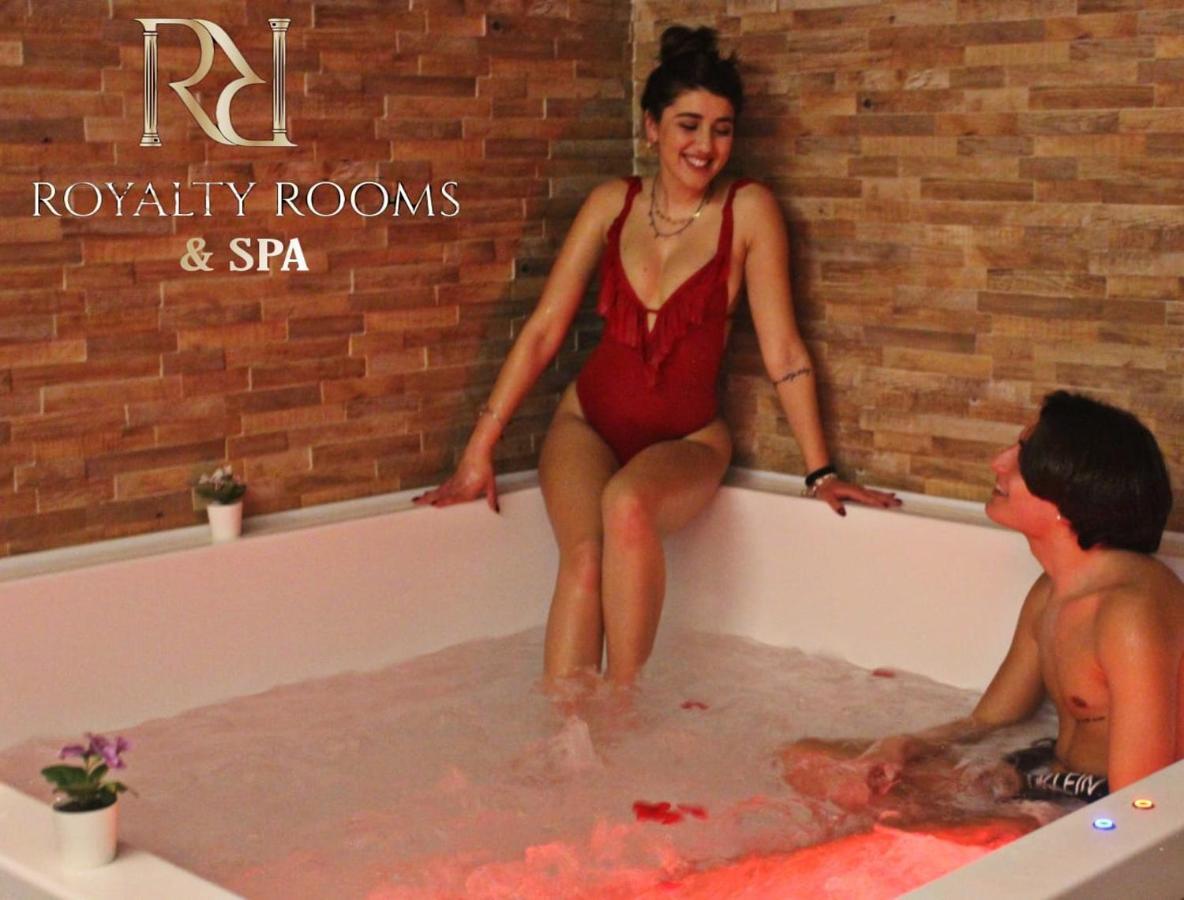Royalty Rooms & Spa Neapel Exterior foto