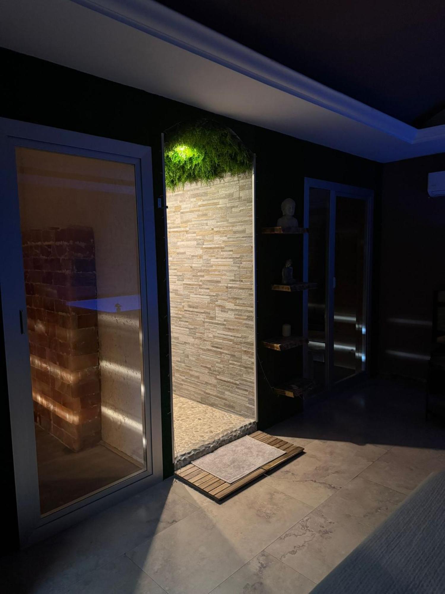 Royalty Rooms & Spa Neapel Exterior foto