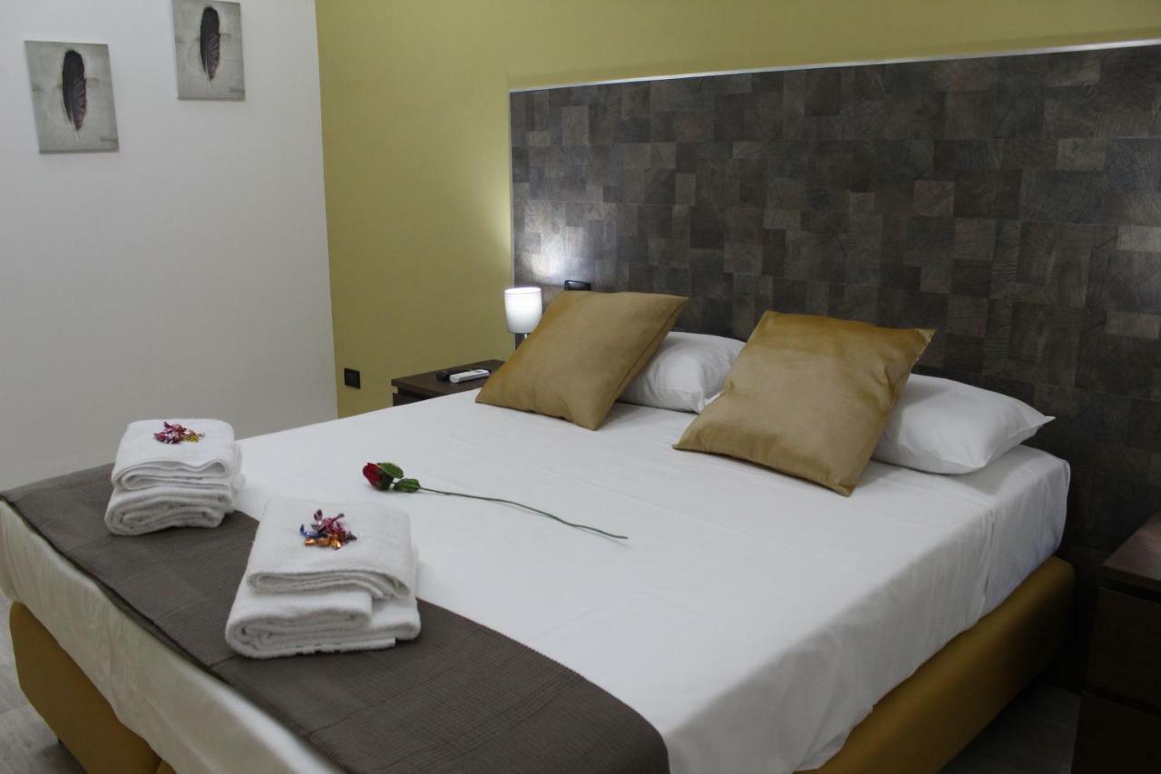 Royalty Rooms & Spa Neapel Exterior foto