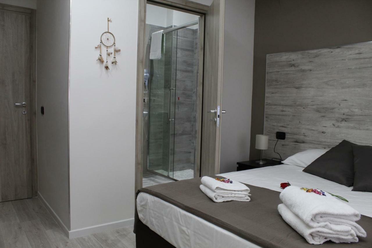Royalty Rooms & Spa Neapel Exterior foto